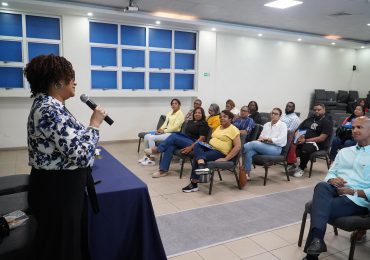 TSE capacita a personal de Pasaportes en rectificación de actas y cambio de nombre