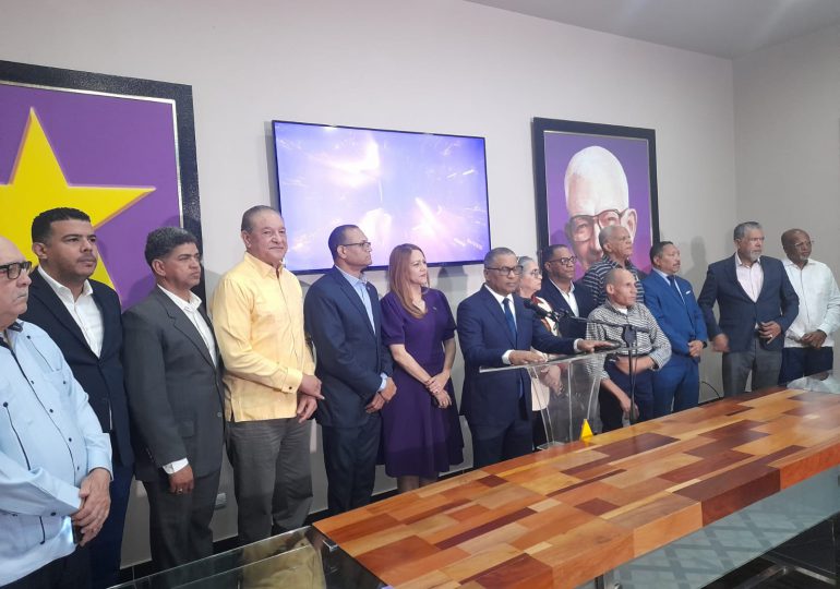 PLD dice que una persona dura una hora en el tapón; presenta 11 propuestas al caos vehicular