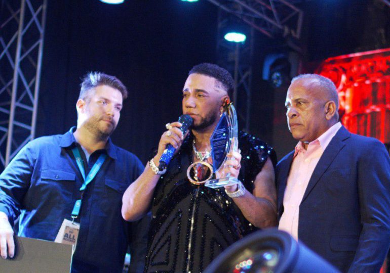 “El Camarón” recibe homenaje por su impacto en la música dominicana