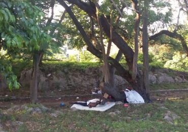 Denuncian abandono y ocupación irregular en el Parque Mirador Sur