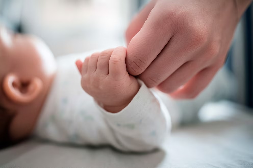 Nash, el bebé más prematuro del mundo, celebra su primer año de vida y desafía la medicina neonatal