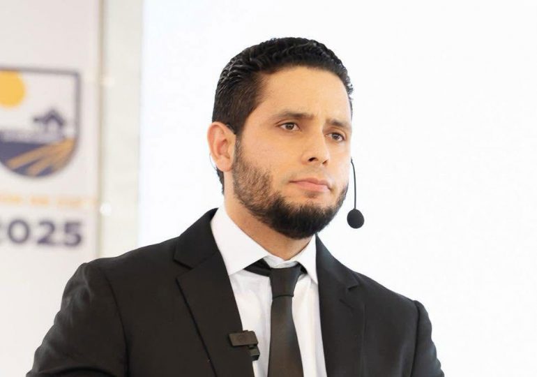 Alcalde de La Otra Banda respalda reglamento de la Ley de Ordenamiento Territorial y Uso de Suelo