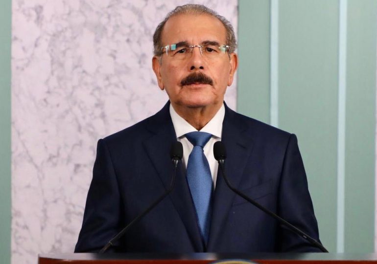 Danilo Medina asiste a velatorio de la madre de Juan Ariel Jiménez