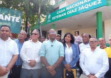 Cientos de miembros de la Fuerza del Pueblo se inscriben para optar por posiciones en la Dirección Central