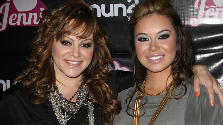 Chiquis Rivera honra el último cumpleaños de su madre con emotivo homenaje