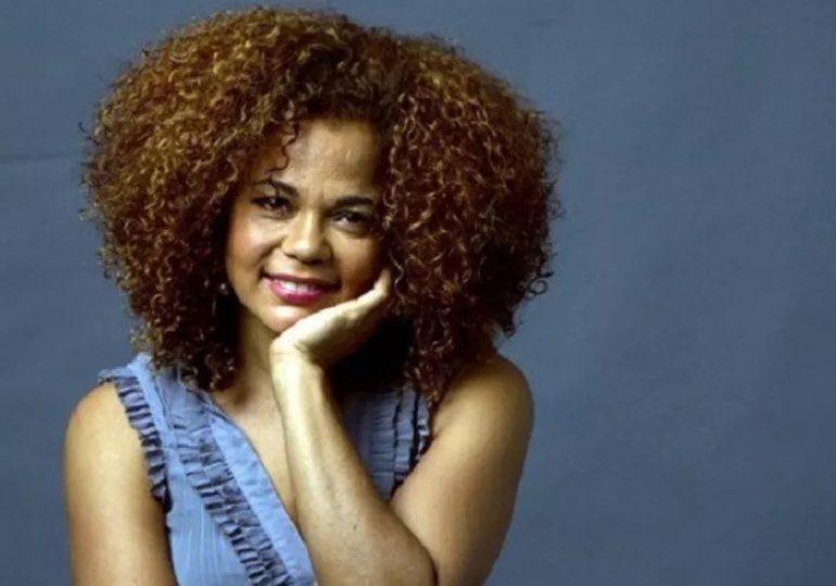 Cheddy García sorprende a su madre con un nuevo apartamento: “La llevé al médico… pero era para firmar los papeles”