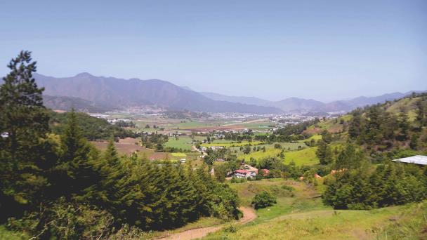 Fuerte descarga eléctrica impacta zona montañosa de la Colonia Japonesa en Constanza