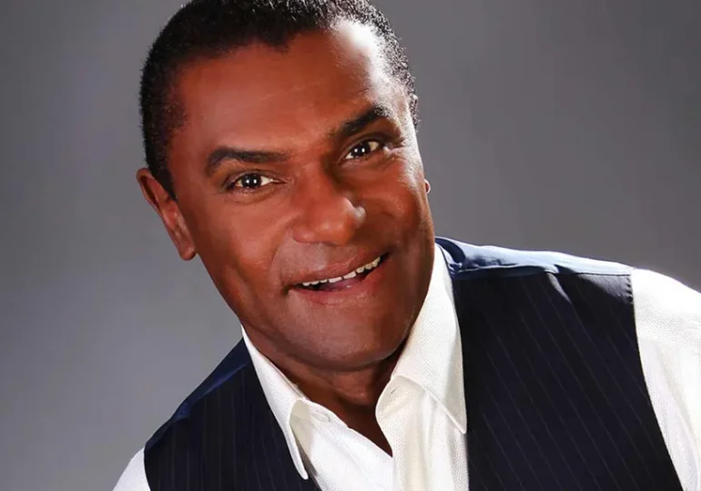 El Canario celebra cinco décadas de carrera con el álbum “Big Swing”