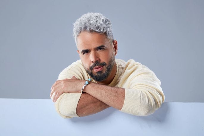 “Mesa para dos”: La bachata que hará que quieras escribirle a tu ex