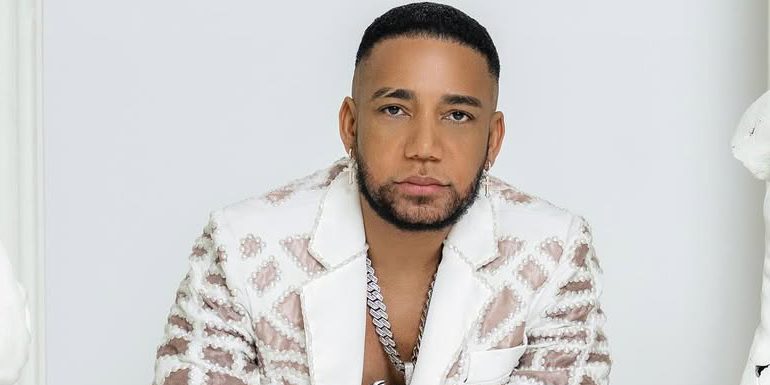 Elvis Martínez pone a elegir a sus fans: ¿Estadio Olímpico, Arena del Cibao o Estadio Quisqueya?