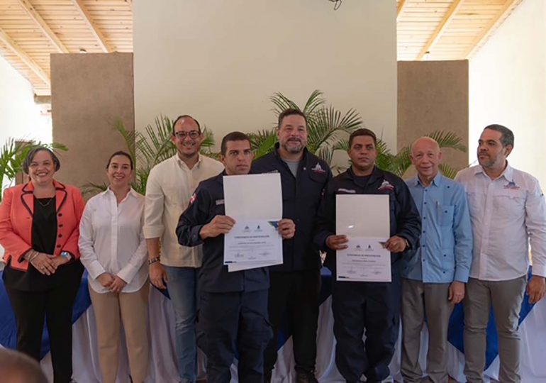 Medio Ambiente en colaboración con el Centro Cuesta Nacional impulsa la conservación del pico Duarte