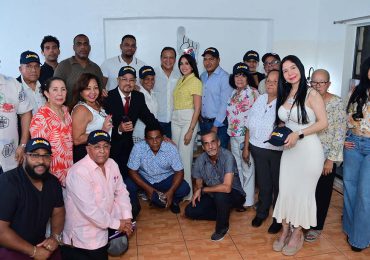 Abel Martínez continúa encuentros con dominicanos líderes en el exterior