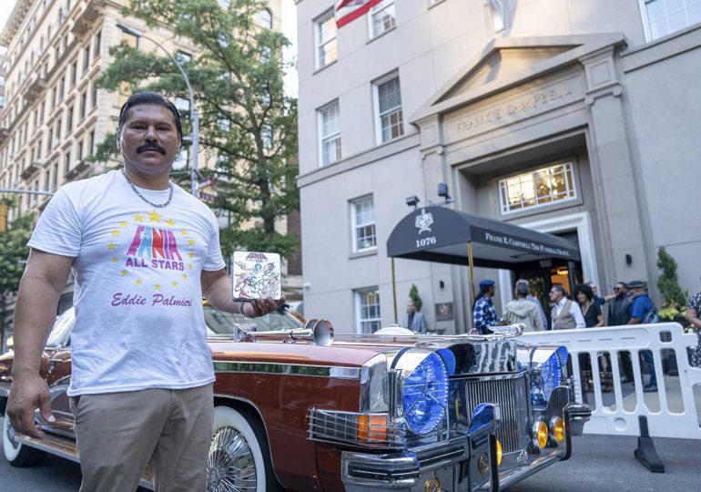 Admiradores y músicos dan último adiós al pianista Eddie Palmieri en Nueva York