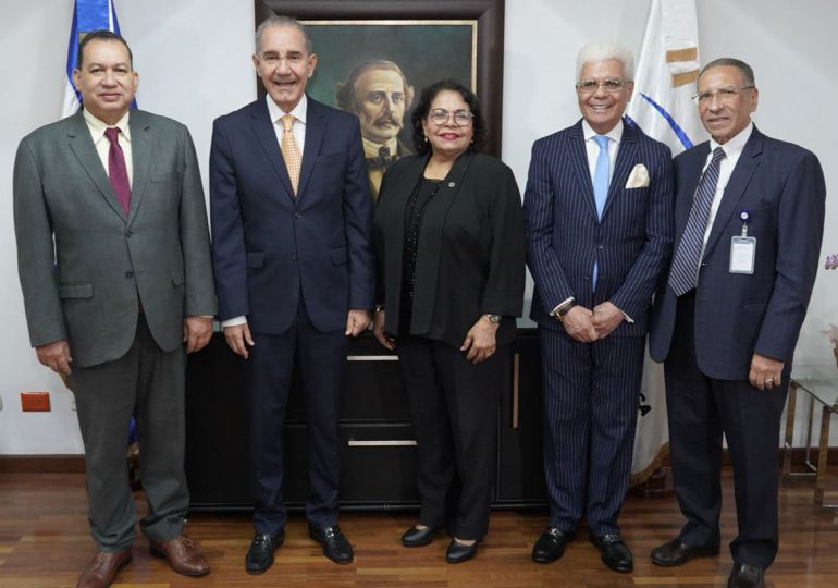 Cámara de Cuentas y MESCYT acuerdan impulsar programas de capacitación para colaboradores