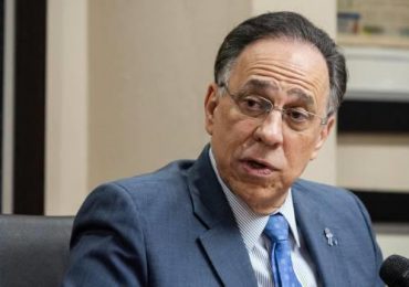 Celso Marranzini atribuye recientes apagones a combinación de fallas en plantas y llegada masiva de sargazo a Punta Catalina