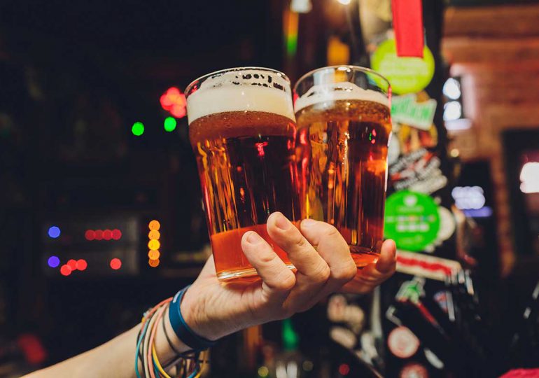 ¿Beber cerveza puede hacerte más creativo? Lo que dice la ciencia