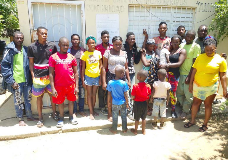 Video | Ejército detiene 49 indocumentados en operativos fronterizos en Dajabón