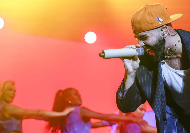 El colombiano Manuel Turizo celebra una fiesta latina en Nueva York con su gira "201 Tour"