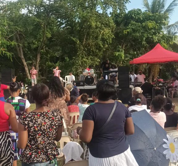 Moradores de Villa Verde marchan exigiendo asfaltado de calles y soluciones a otras problemáticas