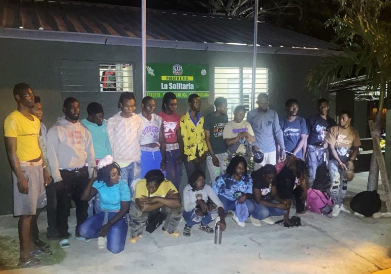 Ejército detiene grupo de 20 indocumentados en Montecristi