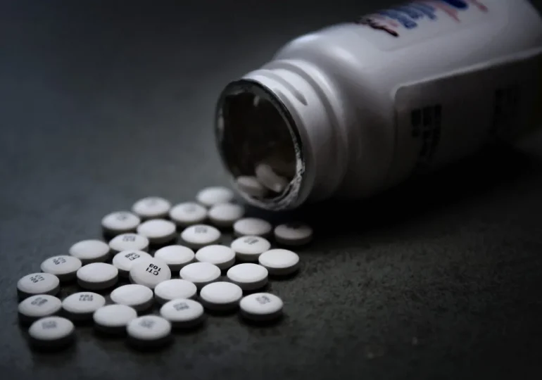 Gobierno argentino eleva a 100 la cifra de muertos por fentanilo contaminado