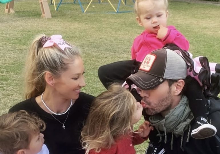Enrique Iglesias y Anna Kournikova esperan a su cuarto hijo