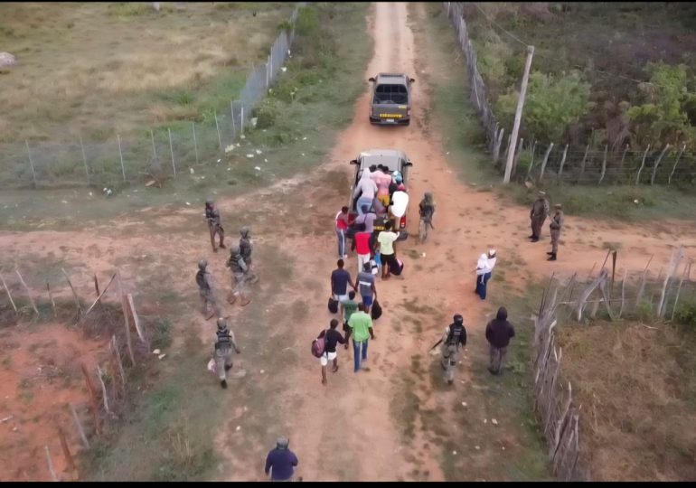 Con unidades de drones Ejército localiza y detiene a 18 haitianos indocumentados en Santiago Rodríguez