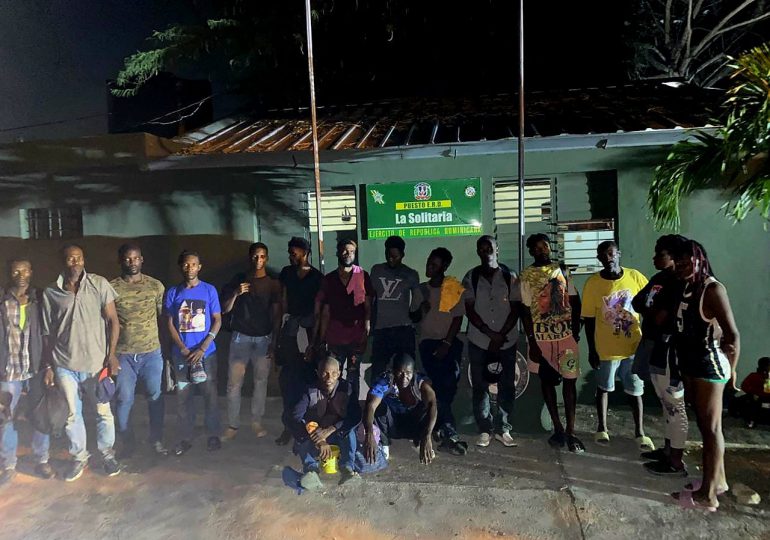 Video: Ejército intensifica operativos en Montecristi y detiene a 53 haitianos indocumentados