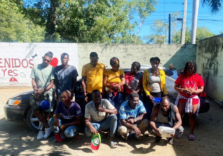 Ejército intercepta vehículo con nacionales haitianos indocumentados en Santiago Rodríguez