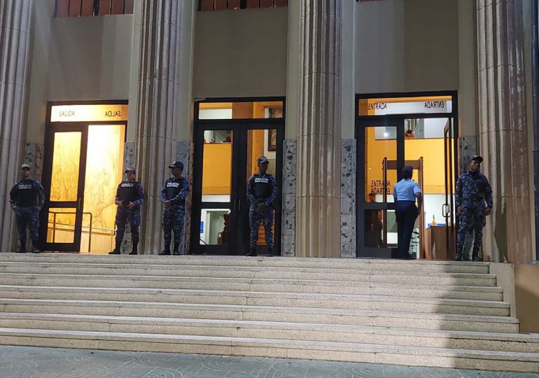 Video | Juezas arriban a las once horas deliberando fallo caso Antipulpo