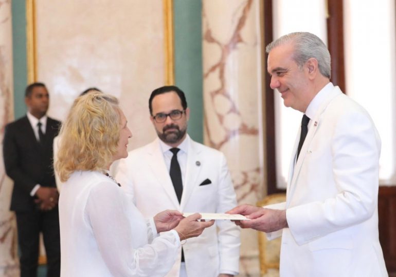 La nueva embajadora de España en la República Dominicana presenta cartas credenciales