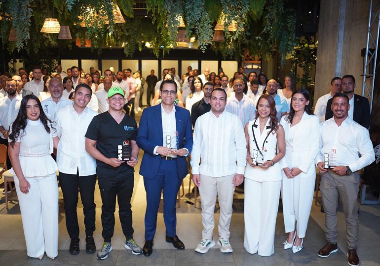 Los Plus RD lo hacen de nuevo: Éxito total del Panel con Juan Ariel Jiménez en La Vega