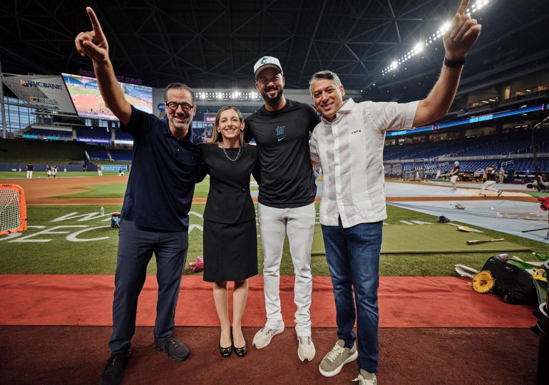 Arajet y los Marlins celebran día dominicano en Miami