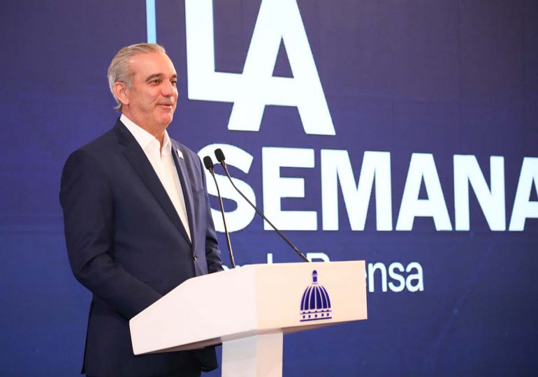 Presidente Abinader informa 500 mil estudiantes y atletas se han beneficiado con más de 900 intervenciones de instalaciones deportivas en el país