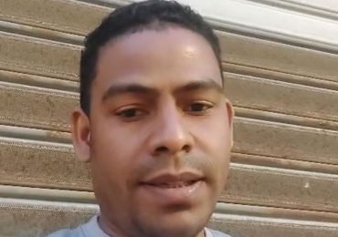 Video | Periodista denuncia maltrato por parte de agentes de Politur mientras cubría un evento en la Zona Colonial