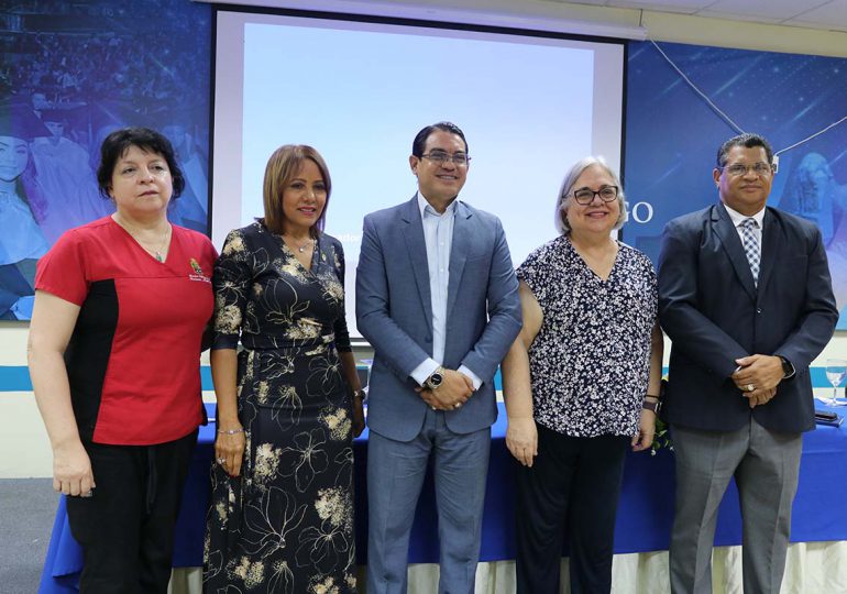 República Dominicana oficializa cuidados maternos y neonatales respetuosos en currículo de enfermería