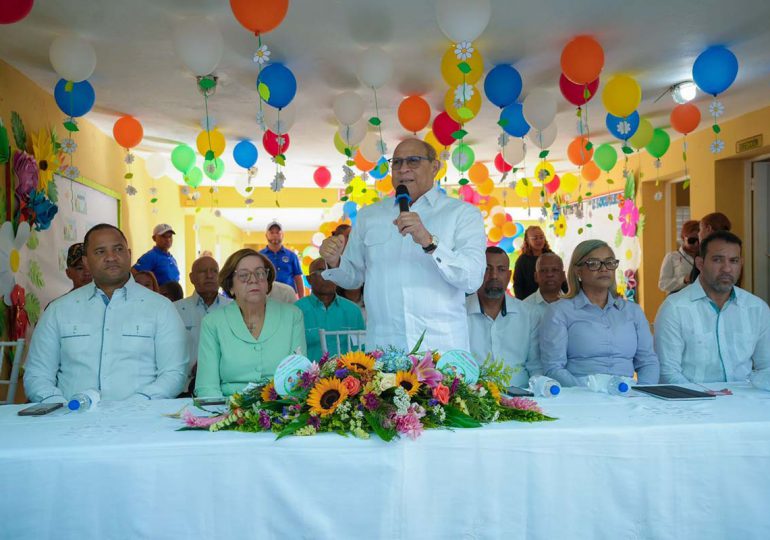 Video | Santos Badía encabezó la apertura del año escolar 2025-2026 en Hermanas Mirabal