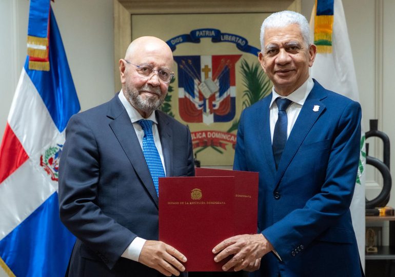 Senado de la República firma convenio de colaboración interinstitucional con UNICARIBE