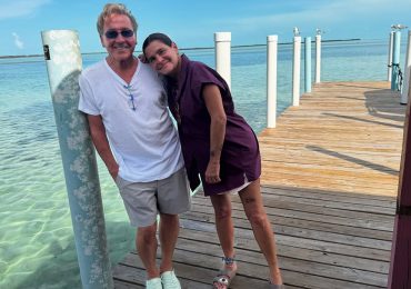 Ricardo Montaner celebra 36 años de amor junto a su esposa en Bahamas