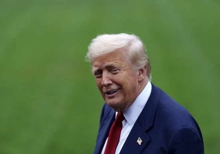 Trump llama «bocazas» a Medvédev y defiende movilizar submarinos nucleares hacia Rusia