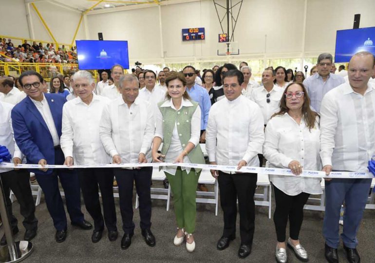 Vicepresidenta inaugura polideportivo en PUCMM de Santiago auspiciado por Banreservas