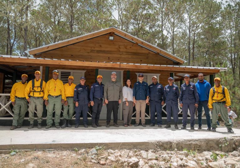 Firma acuerdo para fortalecer gestión de los parques nacionales Sierra de Bahoruco y Jaragua