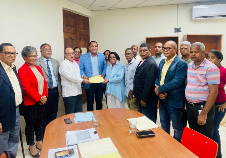 Convergencia formaliza inscripción de plancha para elecciones del CDP