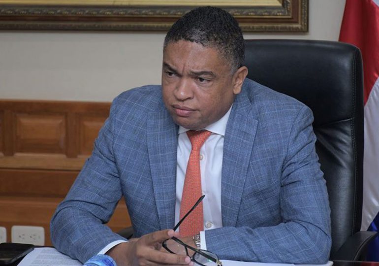 ¿Cree usted que el PRM encendió el país con velas, como aseguró Yván Lorenzo?