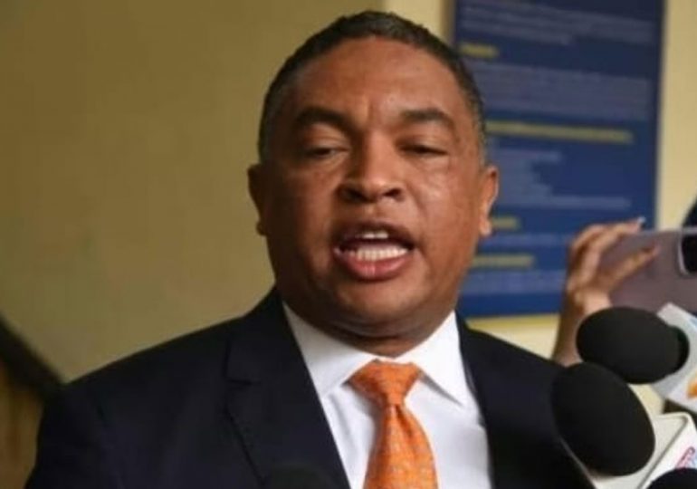 Yván Lorenzo critica promulgación del nuevo Código Penal sin las causales