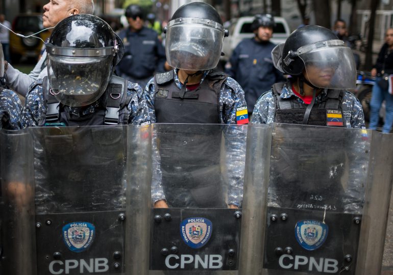 La Policía de Venezuela expresa su lealtad a Maduro tras anuncio de recompensa de EE.UU.
