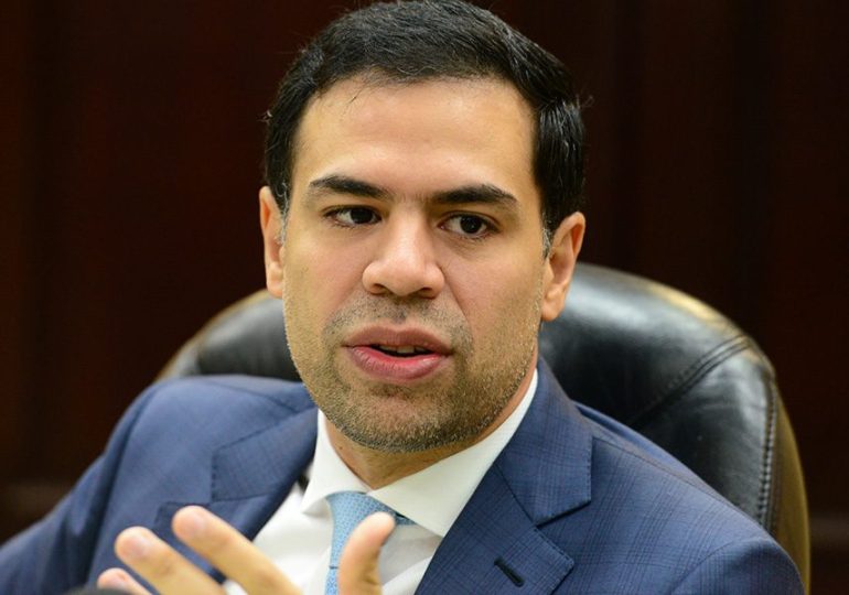 Ministro de Cultura habla sobre becas con Berklee y créditos blandos para apoyar la formación artística