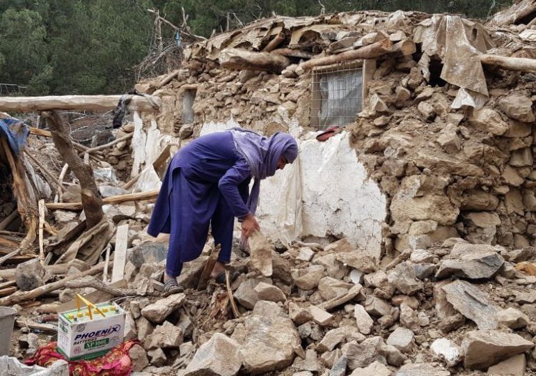 Al menos 800 muertos y 2,800 heridos tras devastador terremoto de magnitud 6 en Afganistán