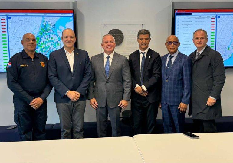 Video | Alcalde Ulises Rodríguez fortalece cooperación con Bomberos de Nueva York en beneficio de Santiago