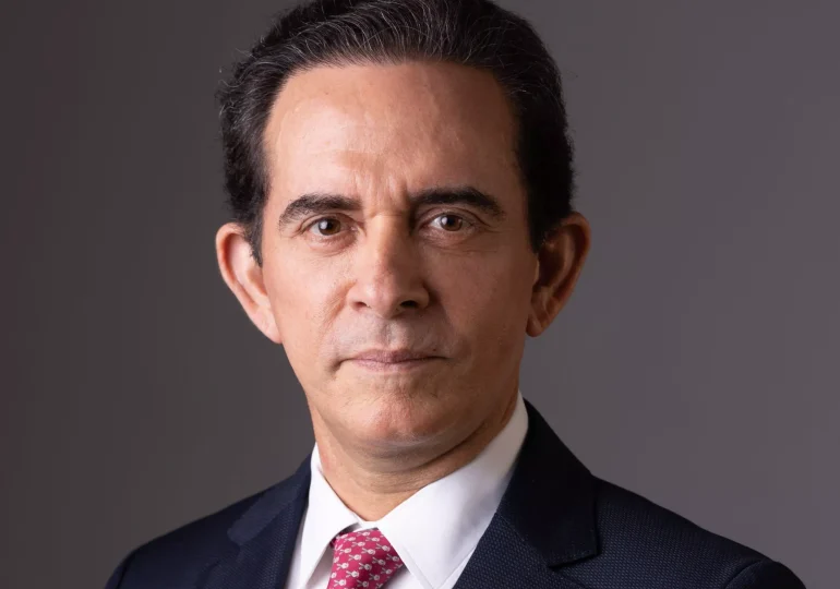 La Casa de Alofoke: entre lo banal y lo líquido